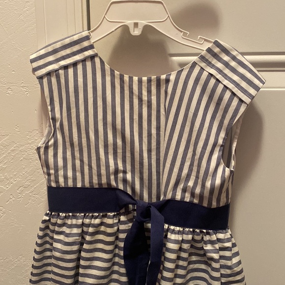 Striped dress carters size 5T - Picture 2 of 4